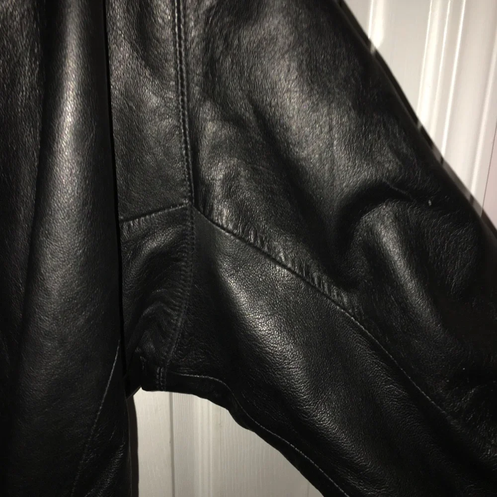 Wilson’s Leather form fitting jacket - Picture 10 of 10